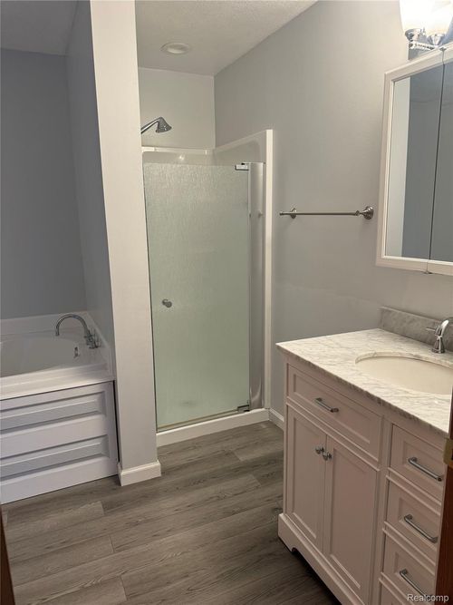 12464 Maxwell Rd, Carleton, MI, 48117-8800 | Card Image