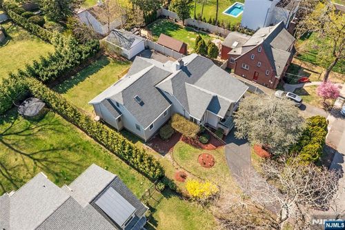 19 Central Ave, Demarest, NJ, 07627-1602 | Card Image