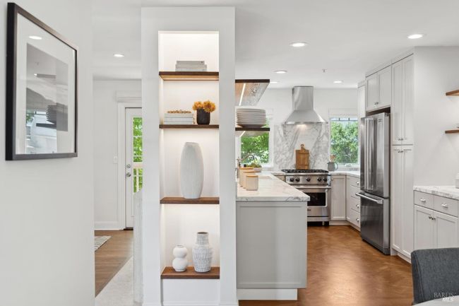 249 E Blithedale Avenue, Townhouse with 2 bedrooms, 3 bathrooms and 2 parking in Mill Valley CA | Image 9