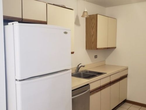 apt-73-21W581 North Ave, Lombard, IL, 60148-1178 | Card Image