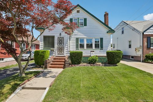 136-31 243rd St, Rosedale, NY, 11422-1644 | Card Image