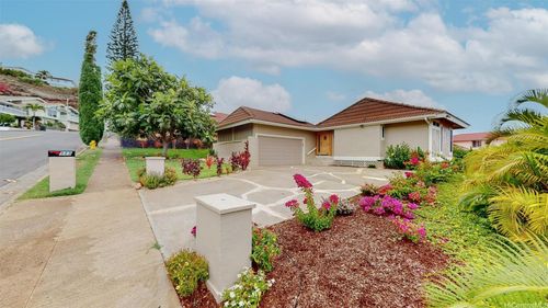 989 Kaluanui Rd, Honolulu, HI, 96825-1324 | Card Image