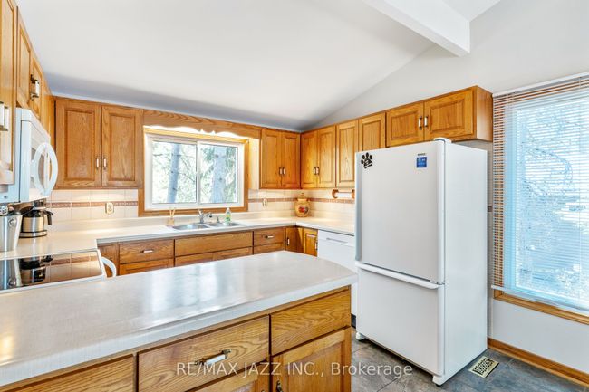 1092 Briscoe Dr, House other with 3 bedrooms, 2 bathrooms and 6 parking in Algonquin Highlands ON | Image 20