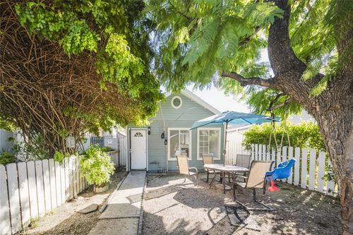 6046 Fair Ave, North Hollywood, CA, 91606-4231 | Card Image