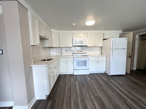 15-31 Western Ave, Gloucester, MA, 01930-3661 | Card Image