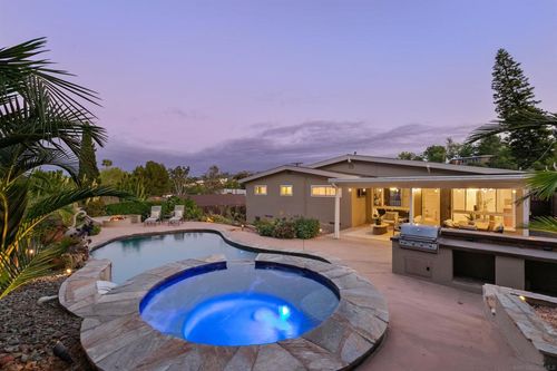 8170 Laird St, La Mesa, CA, 91942-2603 | Card Image