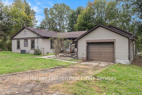 5621 Beard Rd, Byron, MI, 48418-9700 | Card Image