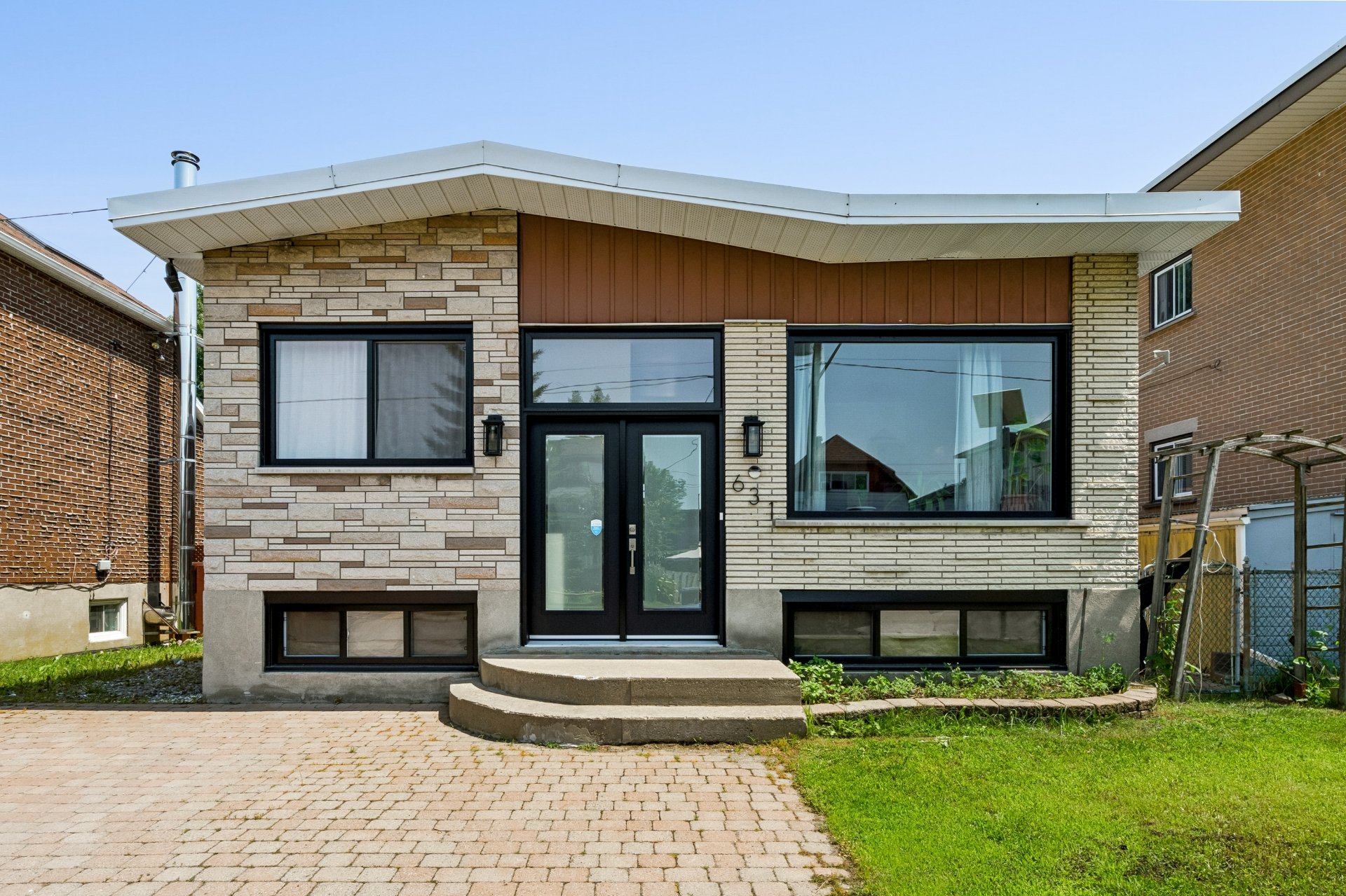 Residential in Laval (Chomedey) 4