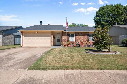 1010 California Trl, Grand Prairie, TX, 75052-2318 | Card Image
