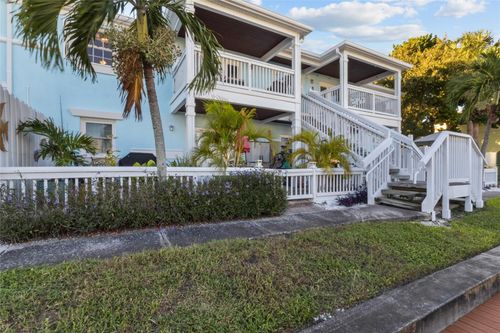 d-5202 Beach Dr Se, ST PETERSBURG, FL, 33705-4877 | Card Image