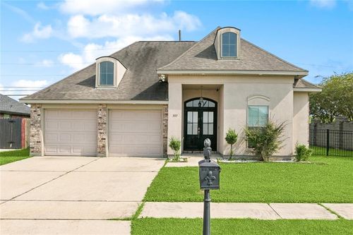307 S Pin Oak Dr, Saint Rose, LA, 70087-3246 | Card Image