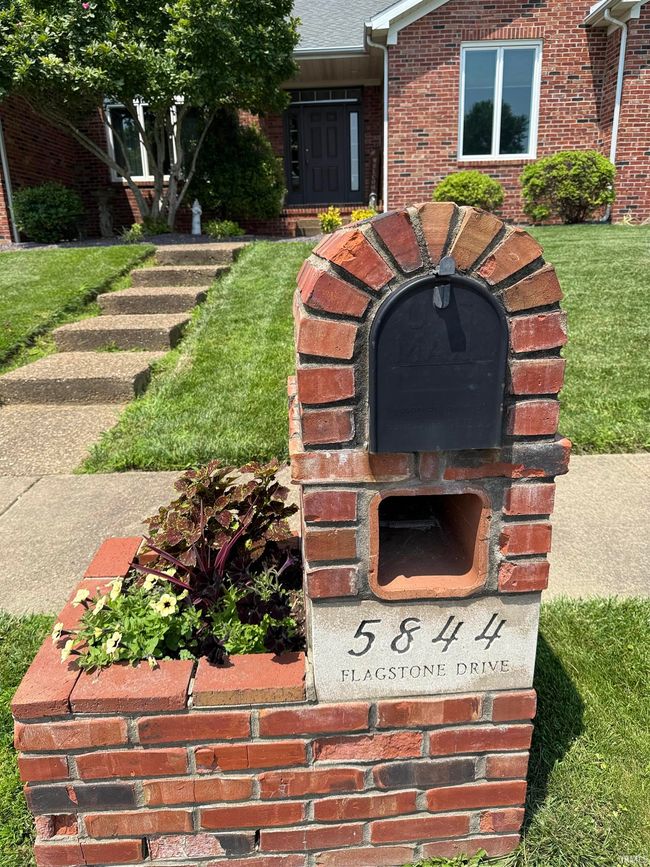 5844 Flagstone Dr, House other with 4 bedrooms, 3 bathrooms and null parking in Evansville IN | Image 6