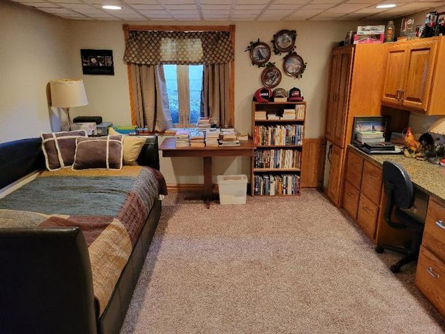 540 7th Ave SW BR 5 office.jpg | Image 11