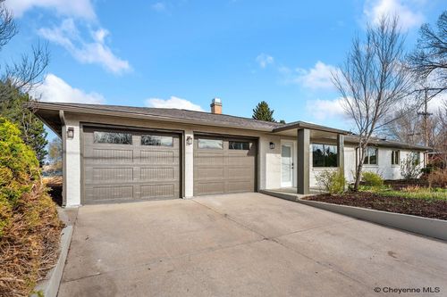 5711 Townsend Pl, Cheyenne, WY, 82009-4144 | Card Image