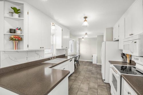 6329 Halifax Ave S, Edina, MN, 55424-1917 | Card Image