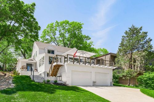 252 Apache Trl W, Lake Quivira, KS, 66217-8705 | Card Image