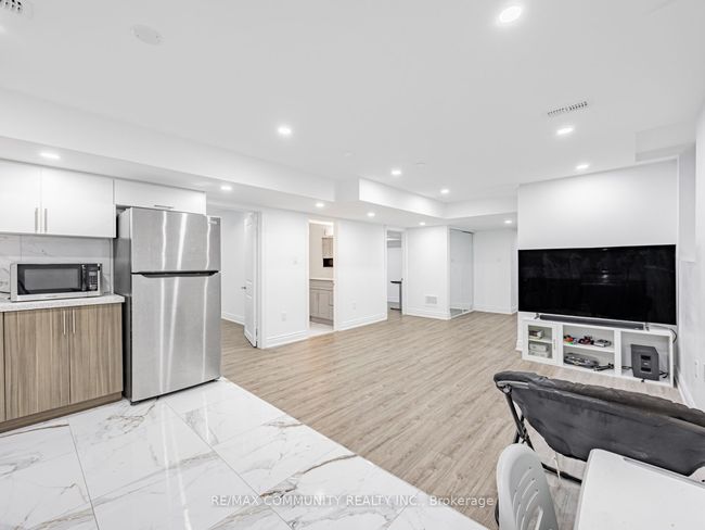 2440 Secreto Dr, House other with 6 bedrooms, 4 bathrooms and 2 parking in Oshawa ON | Image 30