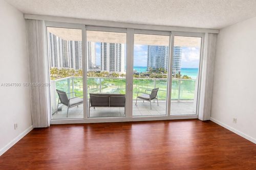 911-100 Bayview Dr, Sunny Isles Beach, FL, 33160-4781 | Card Image