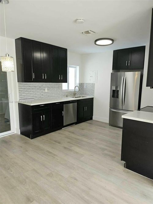 room-919 Nw 13th St, Fort Lauderdale, FL, 33311-5934 | Card Image