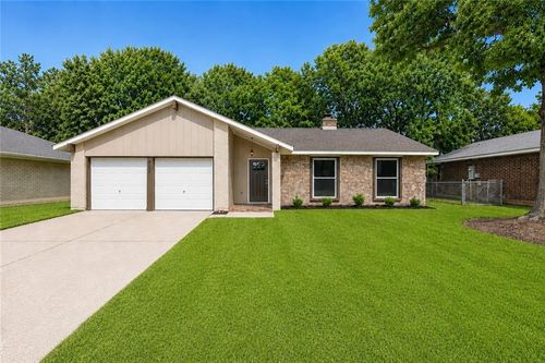 107 W Queens Dr, Slidell, LA, 70458-1041 | Card Image