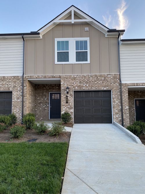 807 Arrington Way, Columbia, TN, 38401-1689 | Card Image