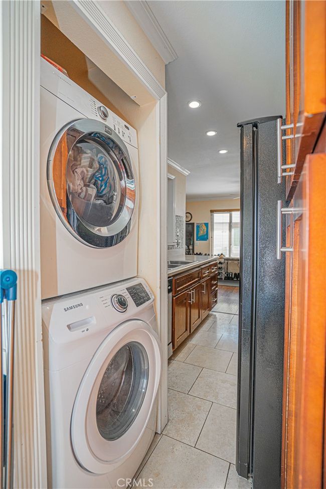 10712 Knott Ave, Condo with 2 bedrooms, 2 bathrooms and 2 parking in Stanton CA | Image 7