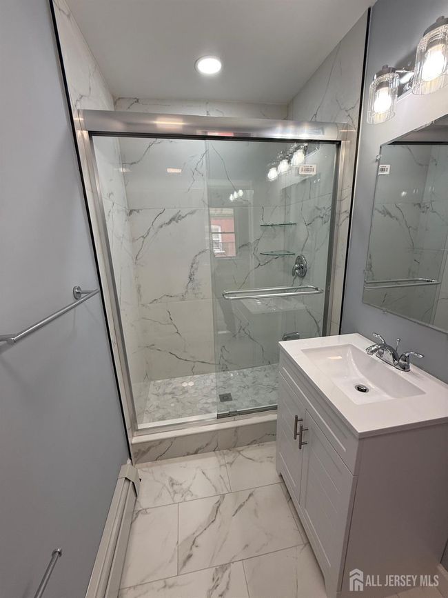 54 Larch St, Condo with 2 bedrooms, 1 bathrooms and null parking in Carteret NJ | Image 12
