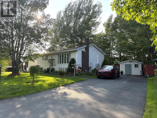 17 Grieve Cres, House with 3 bedrooms, 3 bathrooms and null parking in Gander NL | Card Image