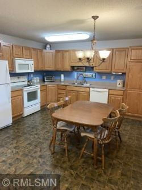 ste-311-935 Ferndale St N, Maplewood, MN, 55119-4145 | Card Image