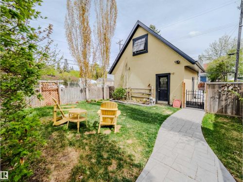 {{alt}} | Card Image