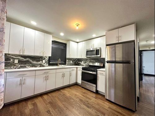 2-75 Vroom St, Jersey City, NJ, 07306-3220 | Card Image