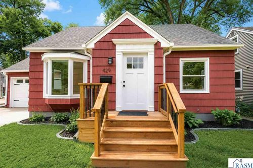 429 Tyler Ave, North Mankato, MN, 56003-2152 | Card Image
