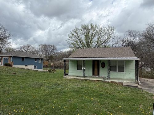 9520 E 67th Ter, Raytown, MO, 64133-5808 | Card Image