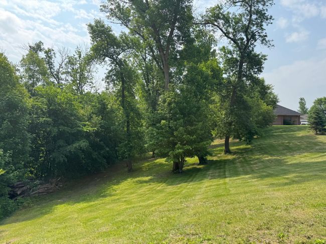Side yard | Image 36