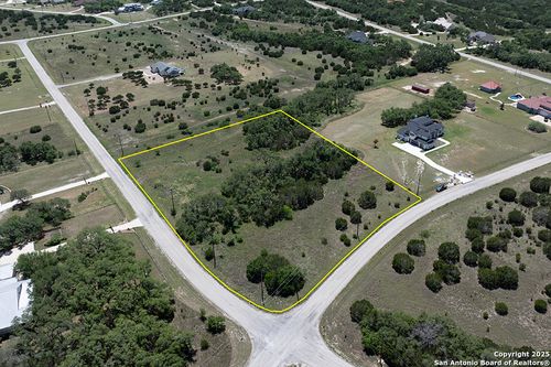 431 Oak Hvn, Spring Branch, TX, 78070-6572 | Card Image