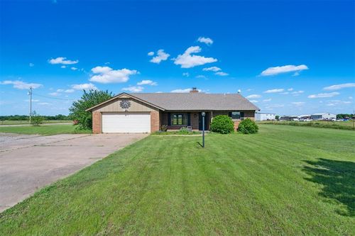 1500 S Railroad St, Marlow, OK, 73055-8682 | Card Image