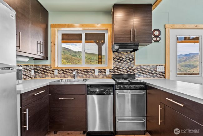 11 Backcast Rd, House other with 2 bedrooms, 2 bathrooms and 1 parking in Methow WA | Image 12