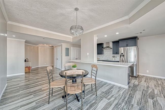 APT-1002 - 3350 Mccue Rd, Condo with 2 bedrooms, 2 bathrooms and 2 parking in Houston TX | Image 5