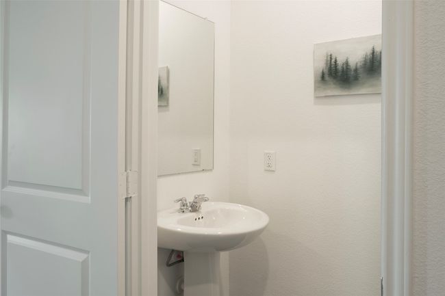 Half Bathroom | Image 6