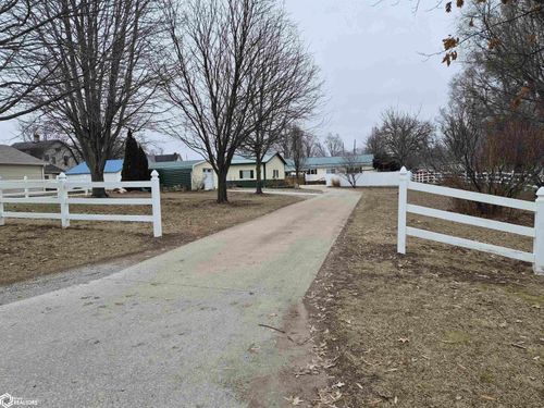 511 5th Ave W, Oskaloosa, IA, 52577-2665 | Card Image