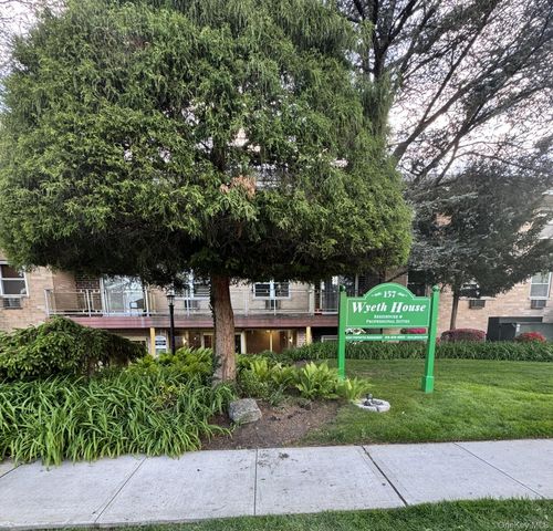 c14-157 Hempstead Ave, Lynbrook, NY, 11563-1644 | Card Image