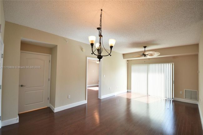 APT-429 - 6001 Sw 70 Th St, Condo with 3 bedrooms, 2 bathrooms and null parking in South Miami FL | Image 8