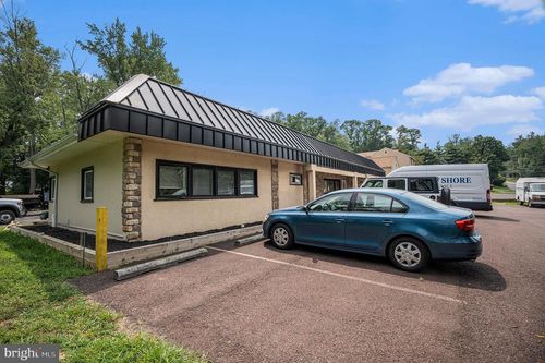 c-2425 Blair Mill Rd, WILLOW GROVE, PA, 19090-1703 | Card Image