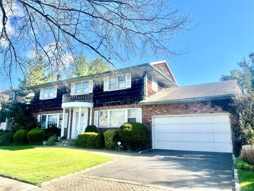 2 Wyckoff Place, Hempstead, NY, 11598 | Card Image