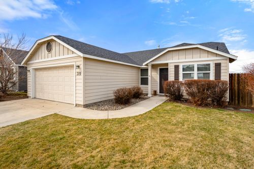 319 Sw 33rd Dr, Redmond, OR, 97756-7739 | Card Image