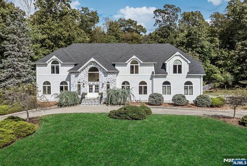 718 High Woods Dr, Franklin Lakes, NJ, 07417-2272 | Card Image