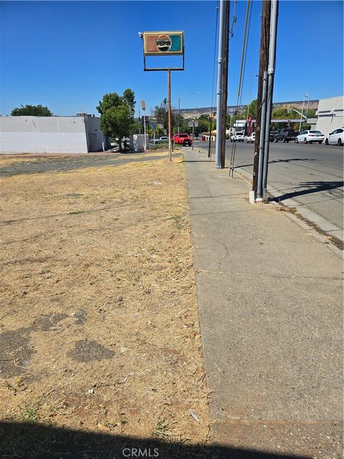 2614 Myers St, Oroville, CA, 95966-5927 | Card Image