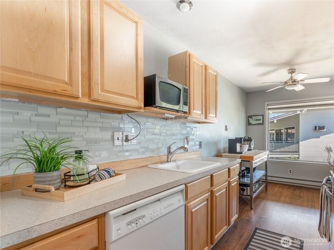 APT-21 - 10 S Cove Ave, Condo with 2 bedrooms, 1 bathrooms and 2 parking in Wenatchee WA | Image 8