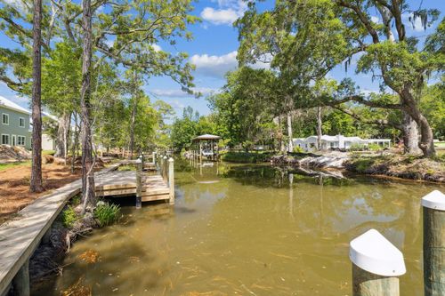 2035 W Hewett Rd, Santa Rosa Beach, FL, 32459-3331 | Card Image