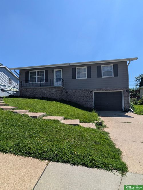7305 S 33rd Street, Bellevue, NE, 68147 | Card Image